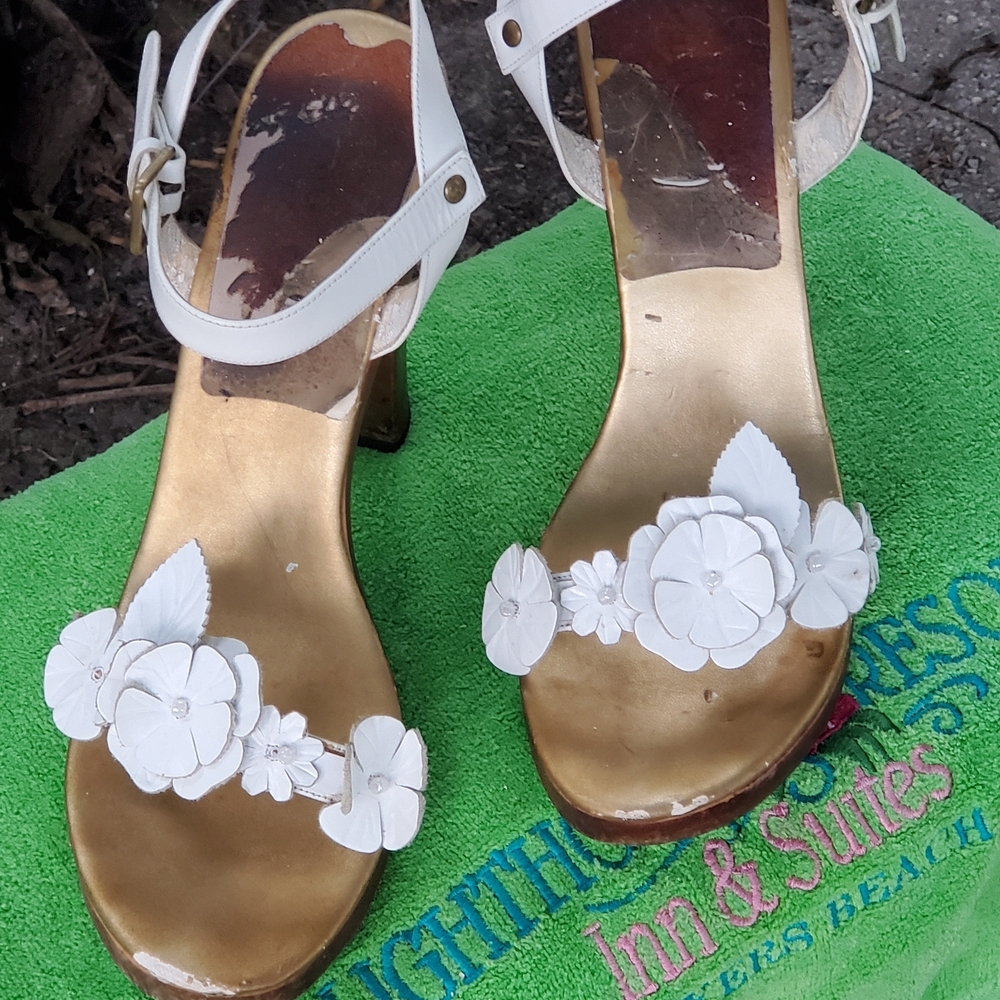 Mia White Floral Wooden Heel Sandals 8